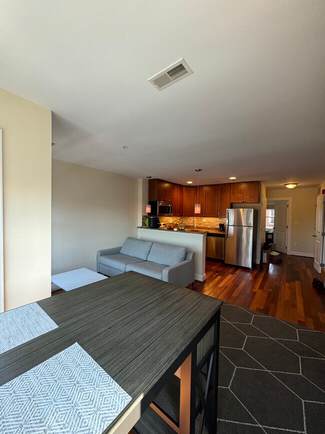 Foto del edificio - 911 Kennedy St NW