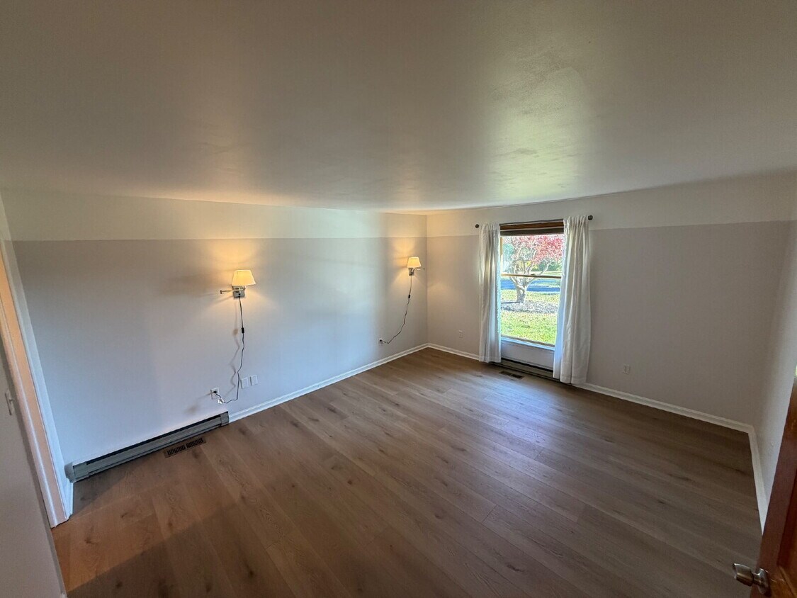 Primary Photo - 5b 2.5ba Glorious Home for Rent in Frederick County!