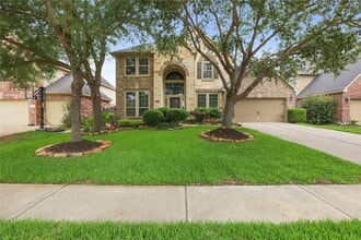 Building Photo - 28902 Davenport Dr