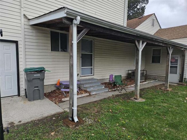 Building Photo - 3600 Falling Springs Rd