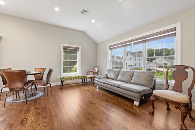 Foto del edificio - 112A Westville Ave
