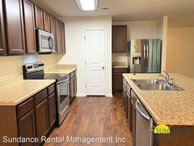 Building Photo - 4 br, 2 bath House - 4636 Plover Drive