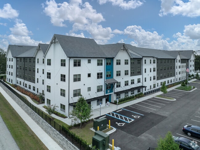 Building Photo - Gavin Point