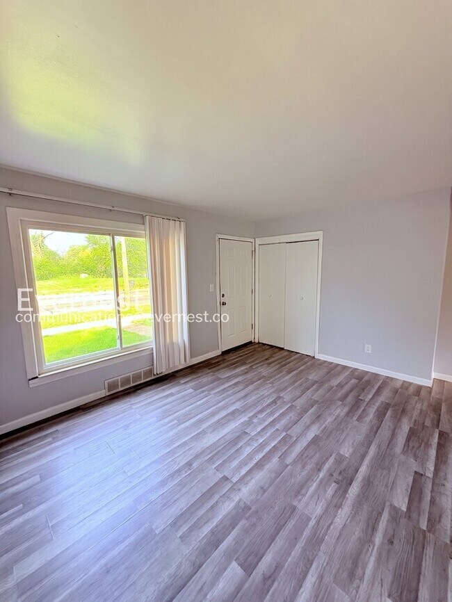 Foto del edificio - 15378 Meyers Rd