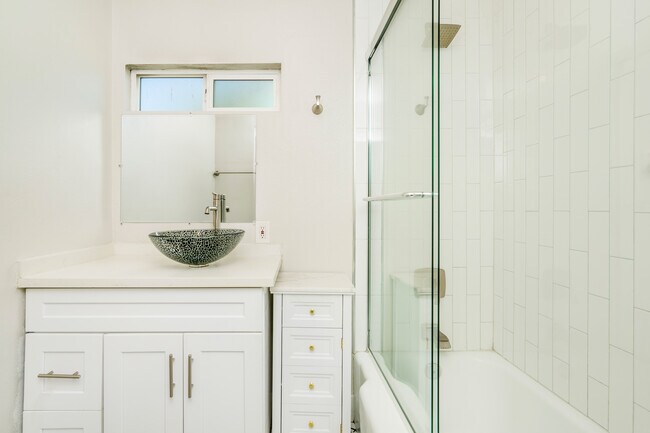 Foto del edificio - 6714 Amigo Ave