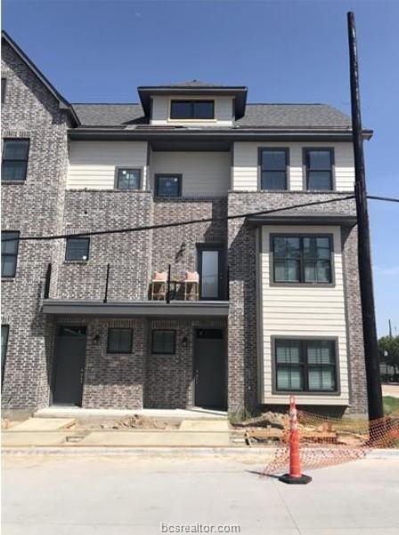 Building Photo - 632 Clay St