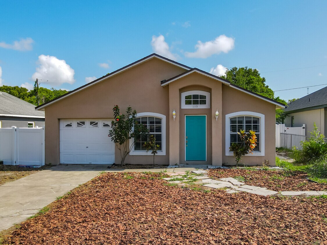 Foto principal - 1115 Naples Dr