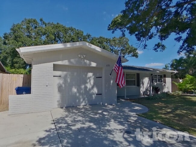 Building Photo - 6351 40th Ave N