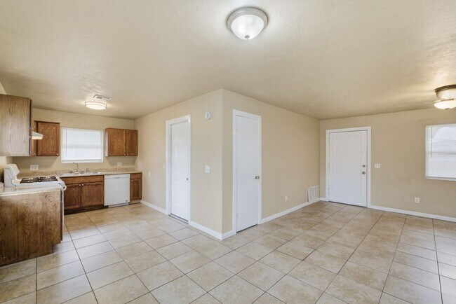 Foto del edificio - 3 bed, 2 bath home in Bethany, OK