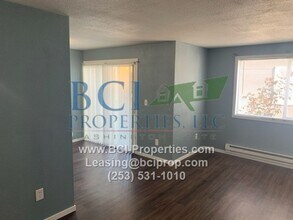 Building Photo - 3310 S Sawyer St