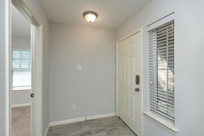 Foto del edificio - Creekside Townhomes