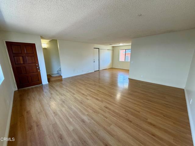 Building Photo - 1425 Bank St