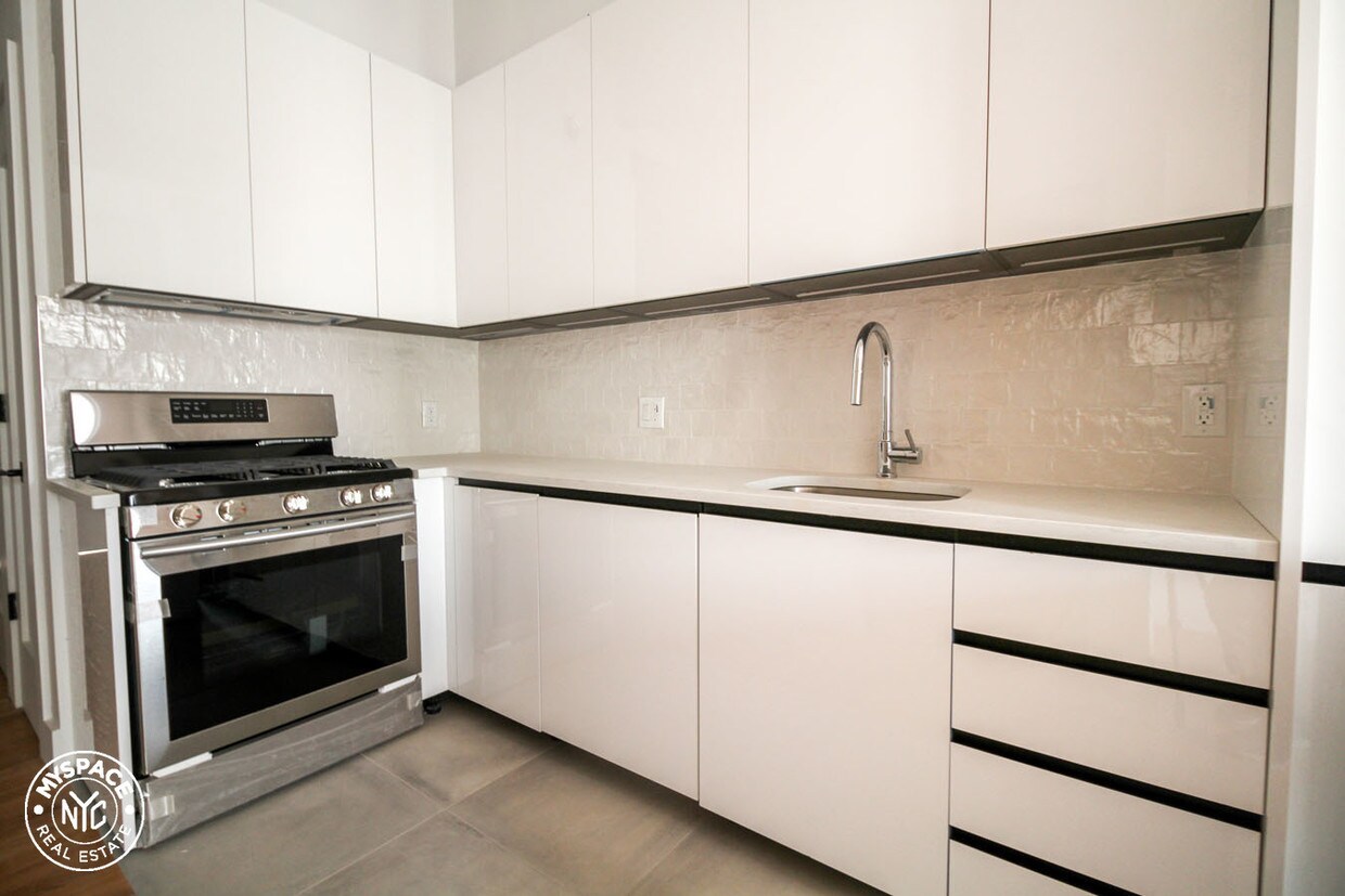 Foto del edificio - 98 Greenpoint Ave