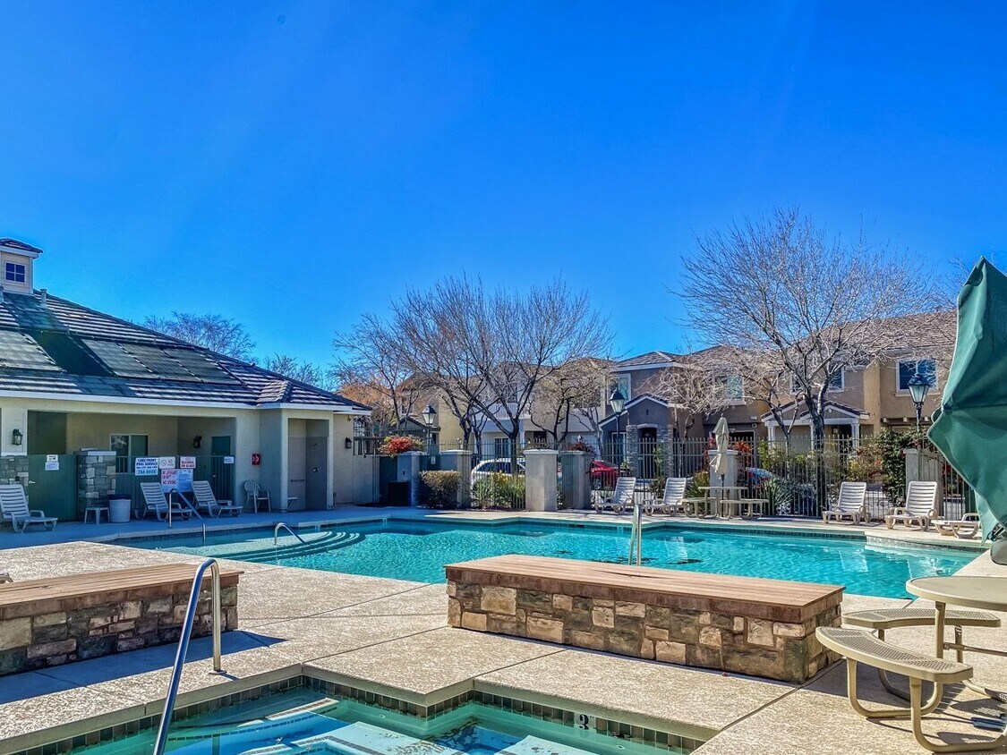 Primary Photo - Former model home – Charming 2 bedroom 2 1...