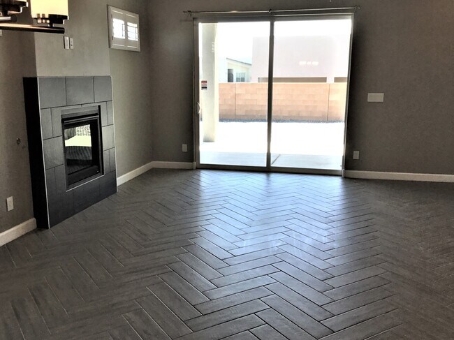 Foto del edificio - 2406 Lynn Rd SE