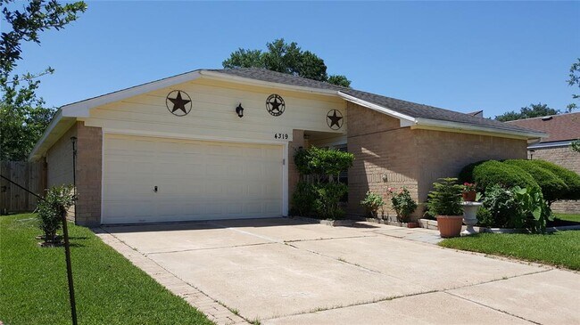 Building Photo - 4319 Regency Villa Dr