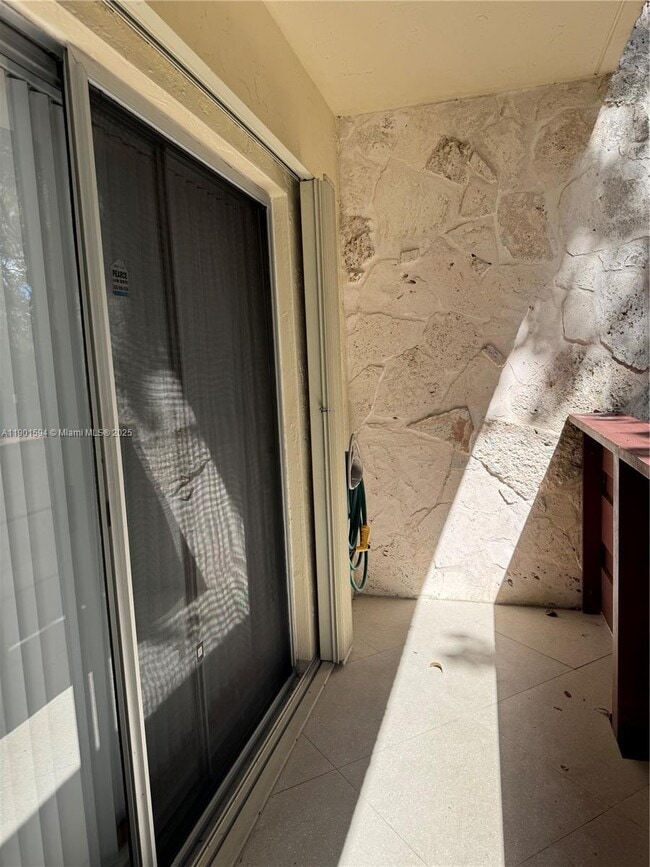 Building Photo - 1205 Mariposa Ave