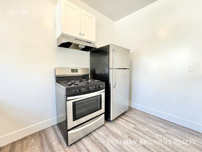 Building Photo - 859 S New Hampshire Ave