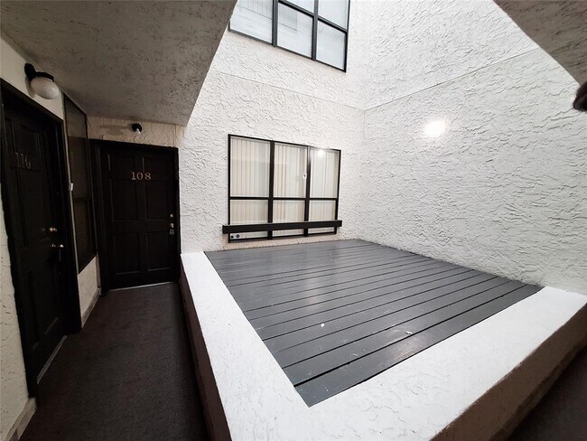 Foto del edificio - 2409 Leon St