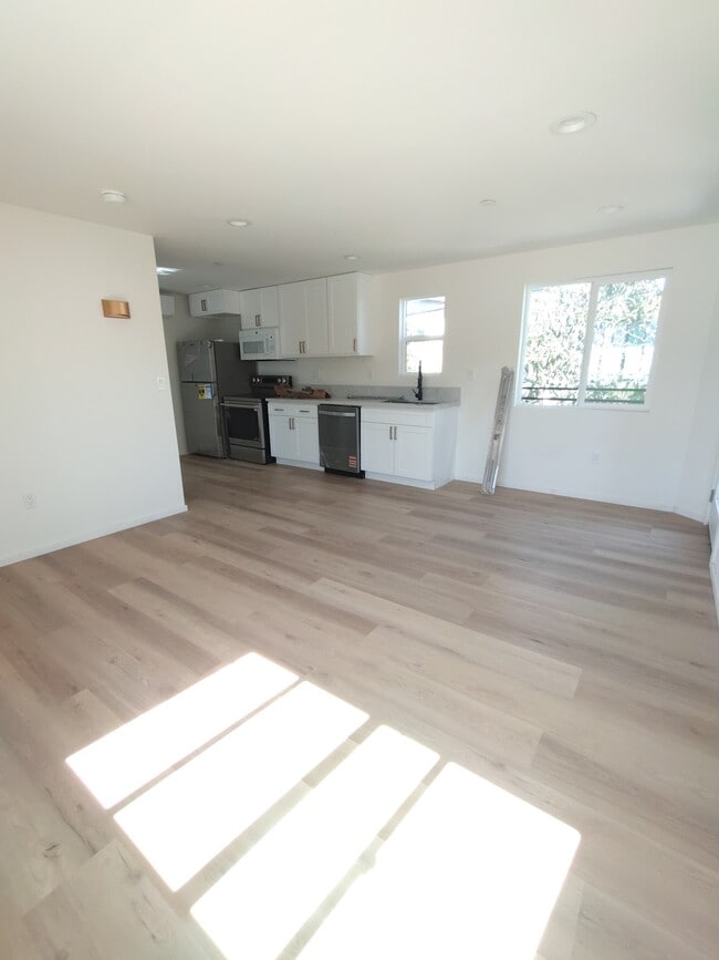 Building Photo - 3730 Tuller Ave