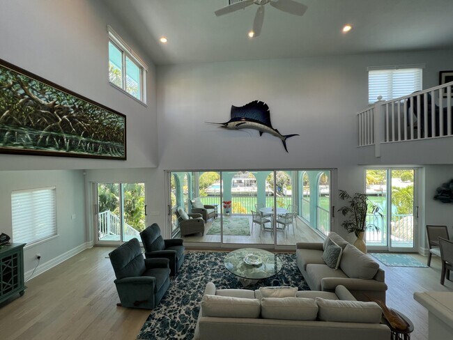 Building Photo - 124 Indies Dr N