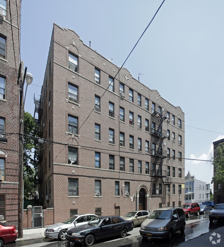 Primary Photo - 345 E 209th St