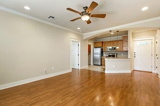 Building Photo - 508 Elmwood Pl