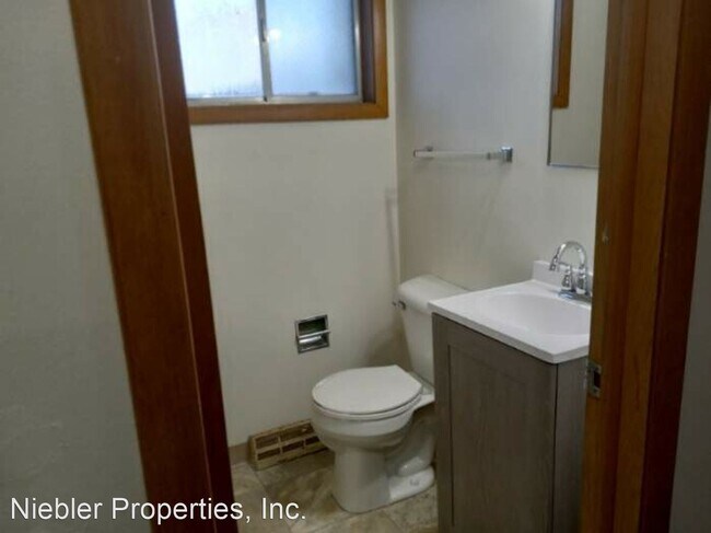 Foto del edificio - 2 br, 1.5 bath House - 650 Otter Avenue