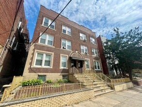 Building Photo - 226 Avenue B