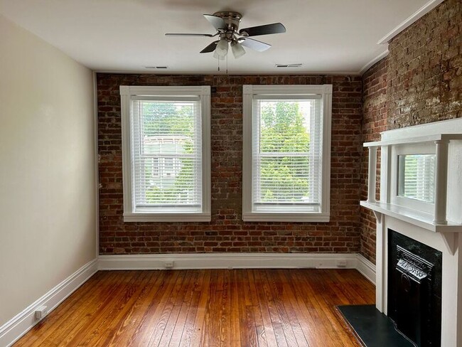 Building Photo - 419 N 26th St