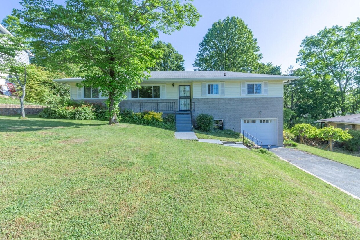 413 Marlow Dr, Red Bank, TN 37415 House Rental in Red Bank, TN