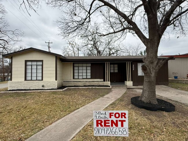 Building Photo - 202 Mink Dr