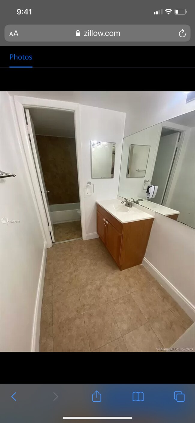 Master bathroom - 8311 SW 142nd Ave