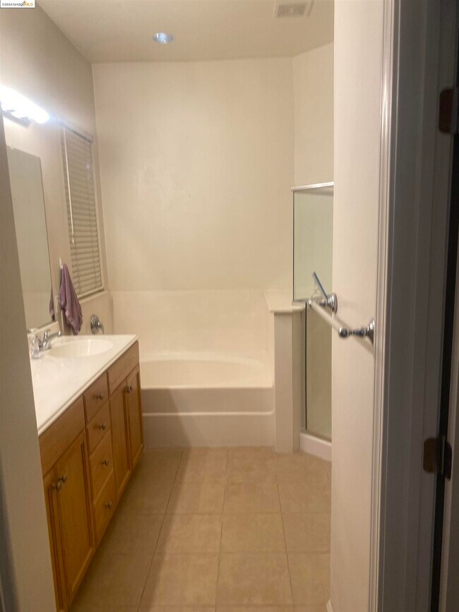 Building Photo - 5568 Plumbridge Way