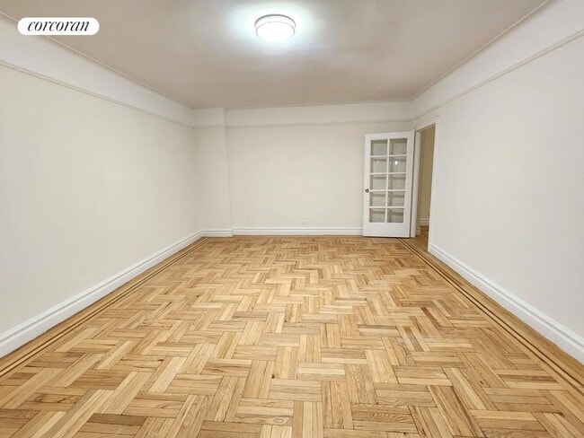 Building Photo - 3900 Greystone Ave