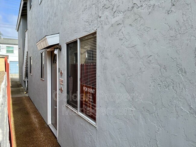 Foto del edificio - 248 Orange Ave