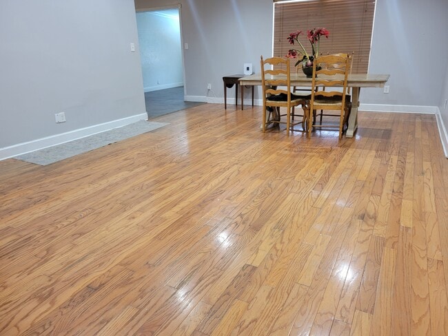 Building Photo - 2108 Shirewood Ct