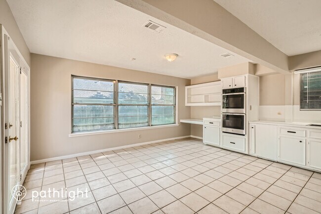 Foto del edificio - 5506 Enchanted Timbers Drive, Humble, TX, ...