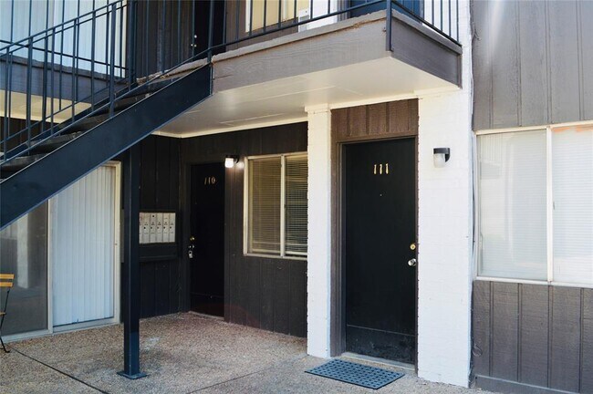 Building Photo - 2610 Salado St