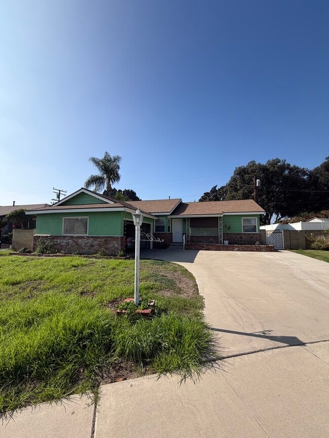 Building Photo - Beautiful single-family home in lovely Southeast Anaheim