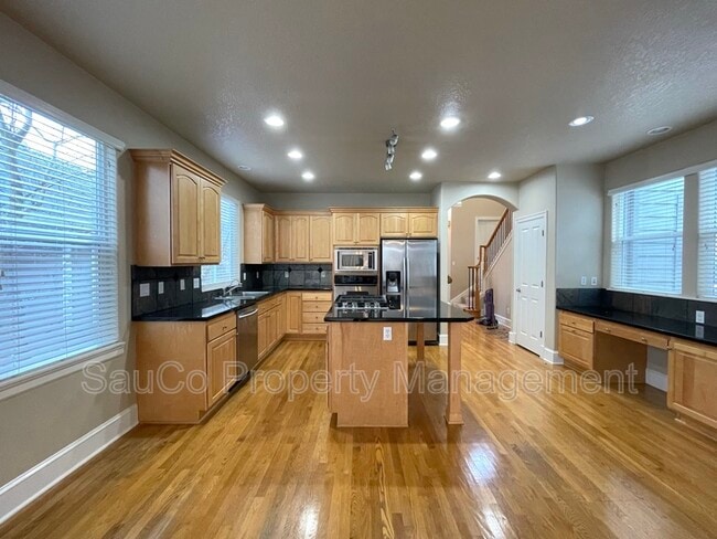 Building Photo - 12766 NW Bayonne Ln