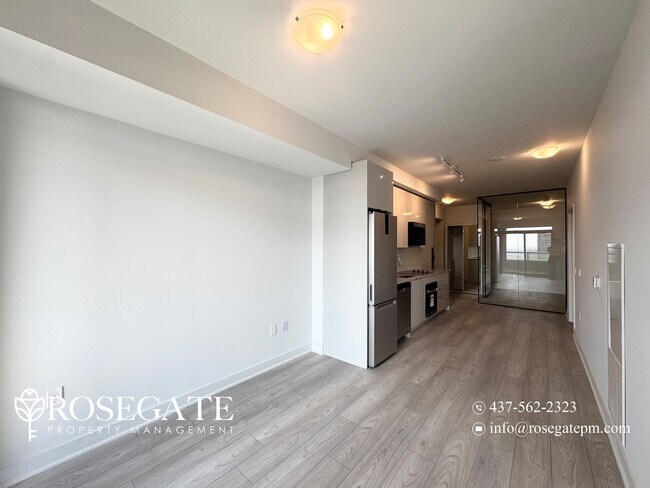 Photo du bâtiment - Brand New 2 Bed 2 Bath With Parking