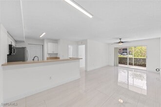 Building Photo - 1830 Florida Club Cir