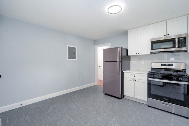 Building Photo - 7 Langley Cir