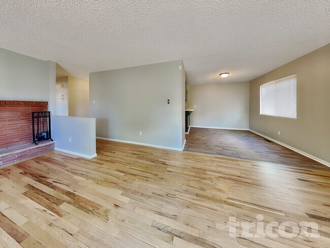 Foto del edificio - 1400 Ebbetts Dr