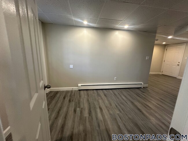 Building Photo - 43 Madison St