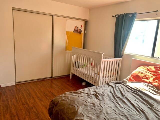 Dormitorio - 2642 1/2 S Corning St