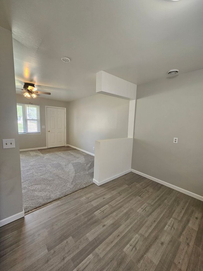 Building Photo - 3 BED | 1 BATH | SINGLE-LEVEL HOME | ROBBI...