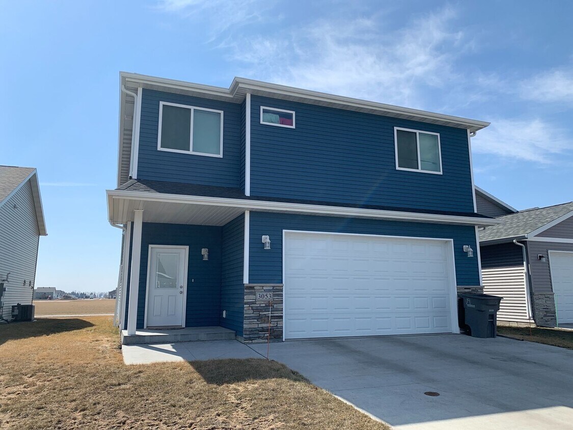 Foto del edificio - 3 bed, 3 bath Single Family Home
