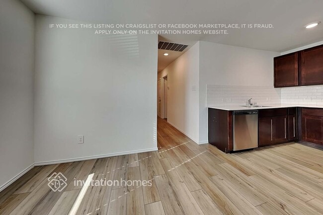 Building Photo - 3220 Crestone Dr
